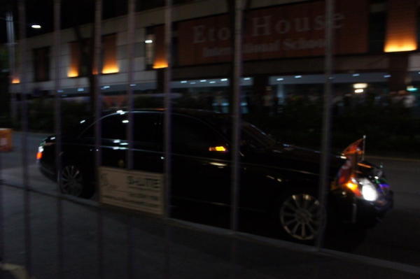 [写真特集] 帰路につく金正恩国務委員長らの車列（2018年6月12日）